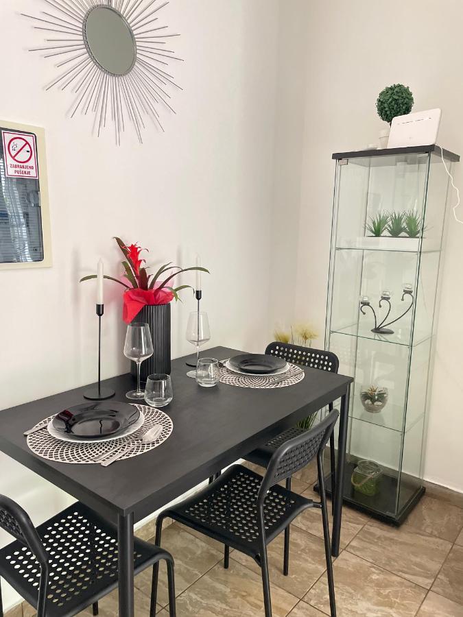 Apartman Mavi *