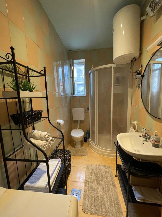 Apartman Mavi *